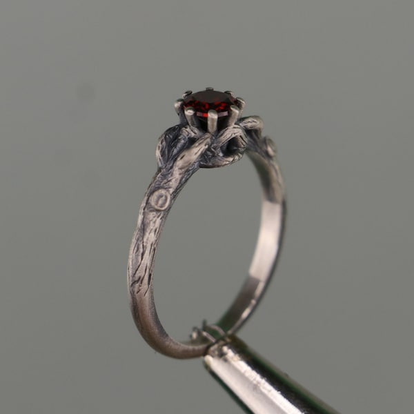 Dainty Branch Garnet Ring, 925 Silver Wild Nature Ring, Unique Garnet ring, Unusual Engagement Ring For Her, Sterling Silver Garnet Ring