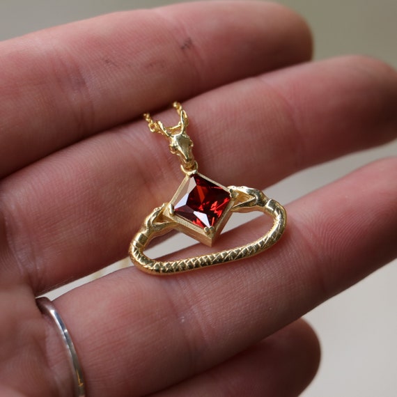 Collana con ciondolo a forma di serpente a sonagli in argento sterling fatto a mano, gioielli minimalisti a forma di serpente - Italia