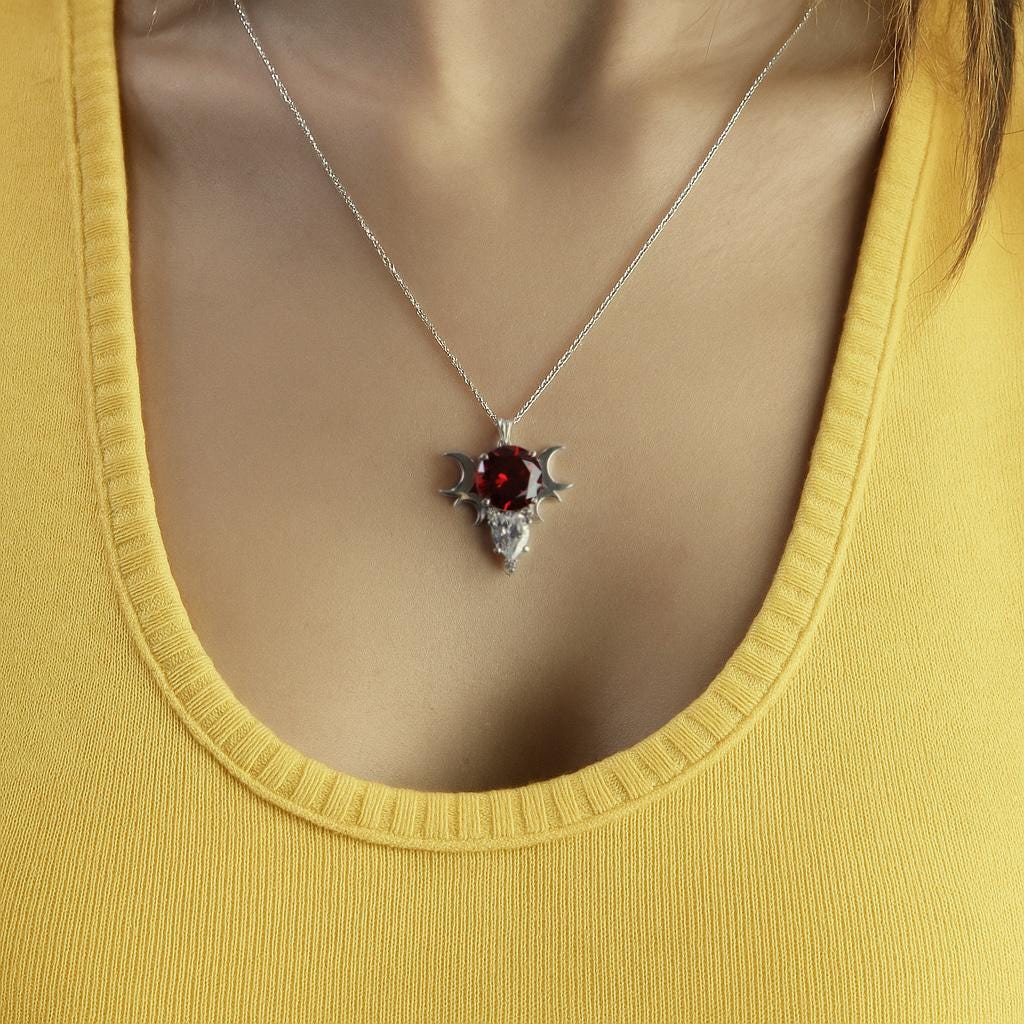 Wisiorek FIVE MOONS BIRTHSTONE, fazy, symbol bogini Hekate, srebro próby 925, ręcznie robiony naszyjnik czarownicy z łańcuszkiem, znak Hekate