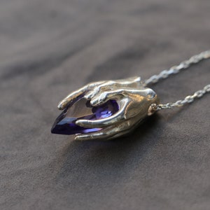 Drop Amethyst Hand 925K Silver Pendant, 925 Sterling Silver Amethyst Hands Design Pendant, 925 Silver Amethyst Necklace, Amethyst Silver