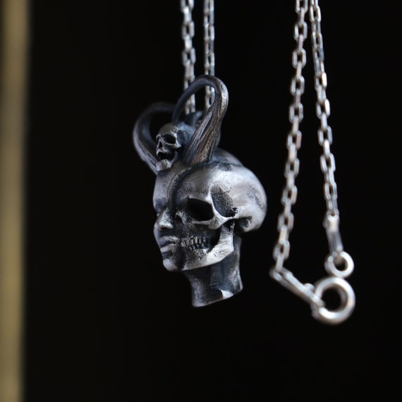 Silber Gothic Totenkopf Halskette, Memento Mori, Schädel Halskette, Schädel  Schmuck, Bestes Geschenk Hexe, Geschenk für Hexe, Hexen Halskette,  Einzigartiges Design - .de