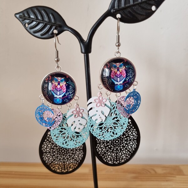 Boucles d'oreilles estampes et cabochons hiboux multicolores