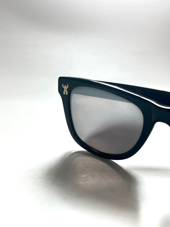 1990’s Keith Haring Wayfarer style sunglasses - image 4