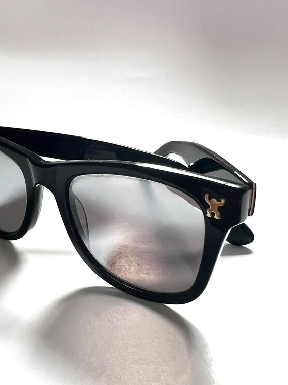 1990’s Keith Haring Wayfarer style sunglasses - image 3