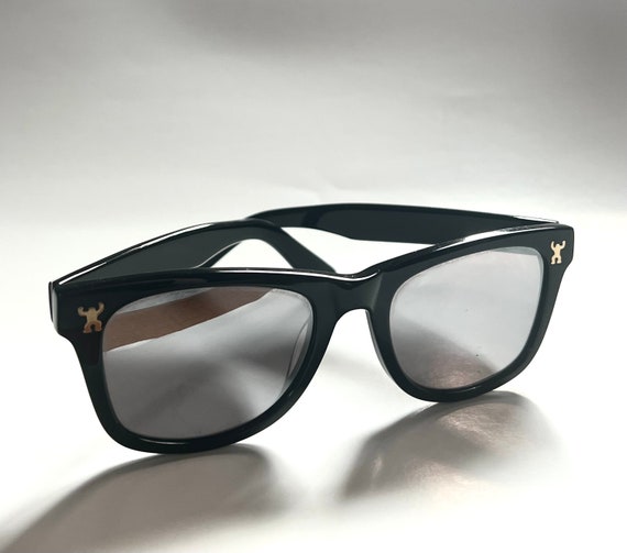 1990’s Keith Haring Wayfarer style sunglasses - image 1