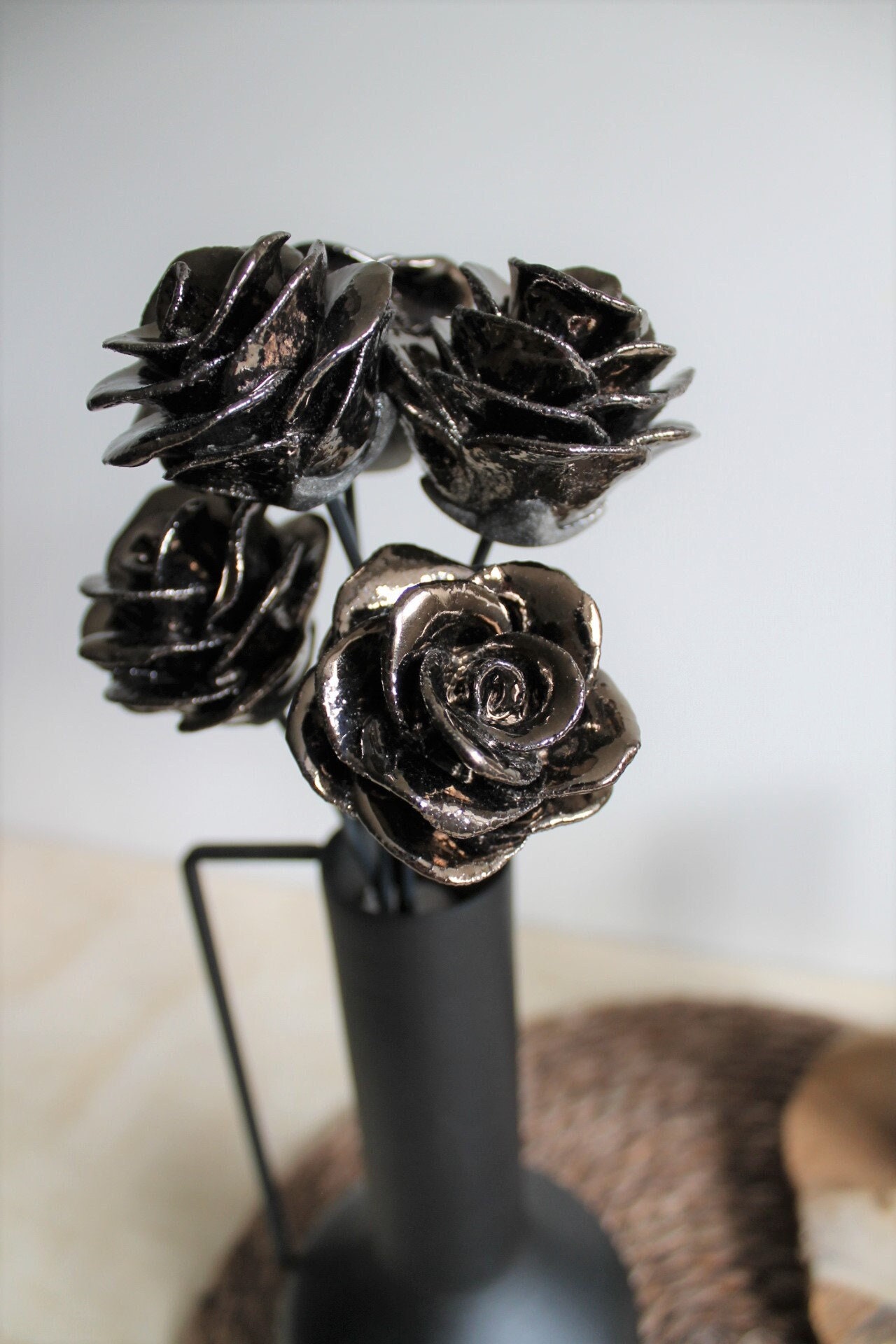 5 Roses Bronzes en Céramique sur Tige
