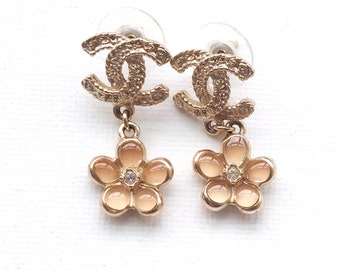 Authentieke Chanel Oorbel Gold Tone Crystal CC Logo Parel oorbellen met doos