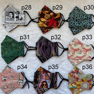 Pode incluir: Um conjunto de 10 m&aacute;scaras de tecido com v&aacute;rios padr&otilde;es, incluindo estampa de jornal, floral e desenhos geom&eacute;tricos. As m&aacute;scaras s&atilde;o etiquetadas com os n&uacute;meros p28 a p36.