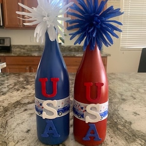 Independence Day Wine Bottle Decor, 4th of July Wine Bottles, Patriotic Wine Bottles