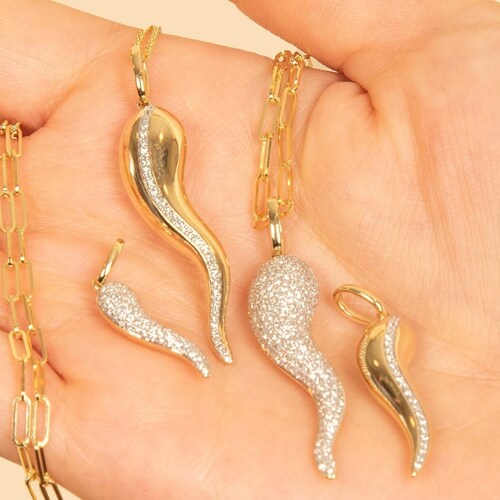 Diamond Horn Necklace / Solid 14k Gold 