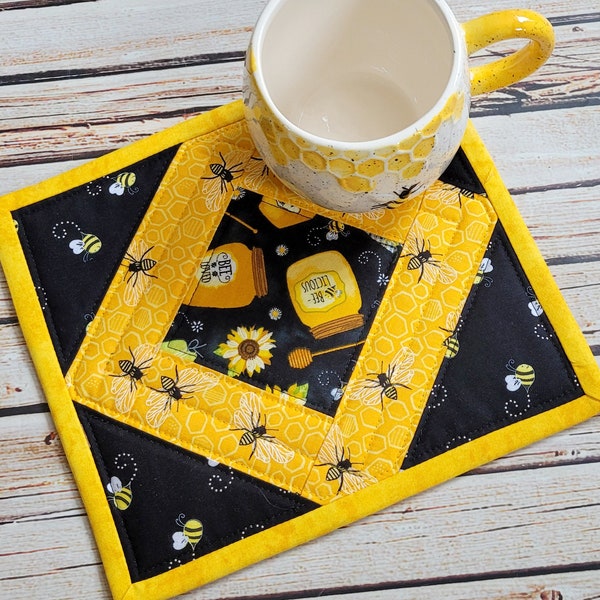 Scrappy Honey Bee Quilted Snack Mat - Patchwork Black and Yellow Mug Rug