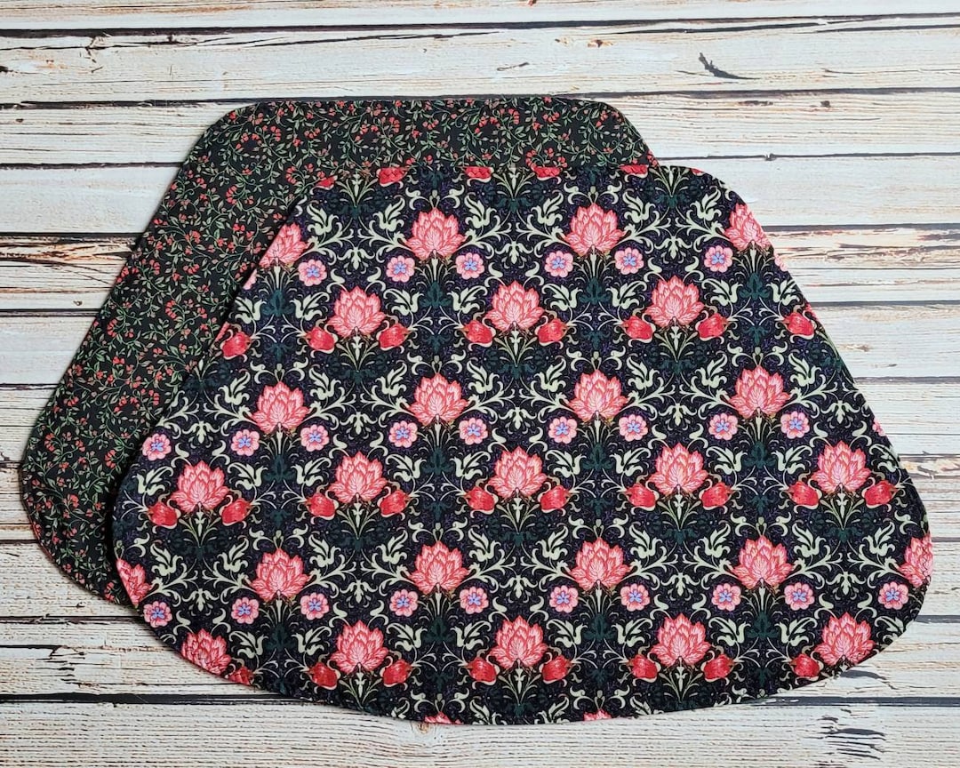 Reversible Floral Wedge Placemats Set of 4 Black Red Tiny Etsy