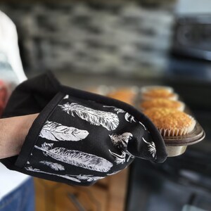 Handmade Insulated Double Oven Gloves - Black and White Quilted Kitchen Mitts