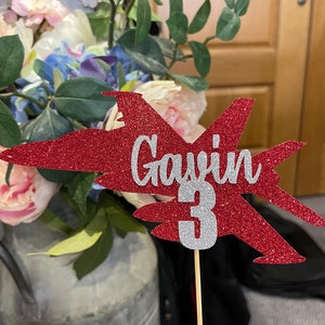 Red Fighter Jet Personnalisé Cake Topper - Anniversaire - Jet - Avion de chasse