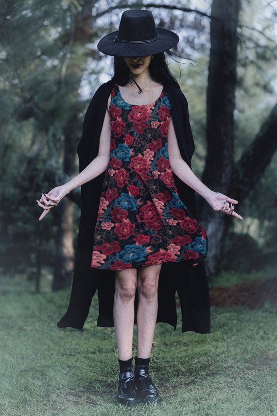 Witchy clothing online
