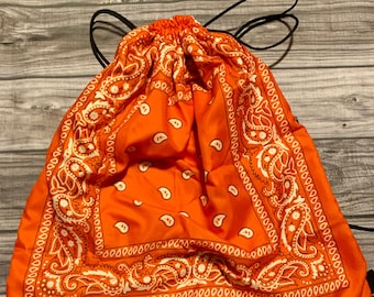 Bolso Bandana con bolsillo lateral con cremallera / Personalizado / Color a elegir
