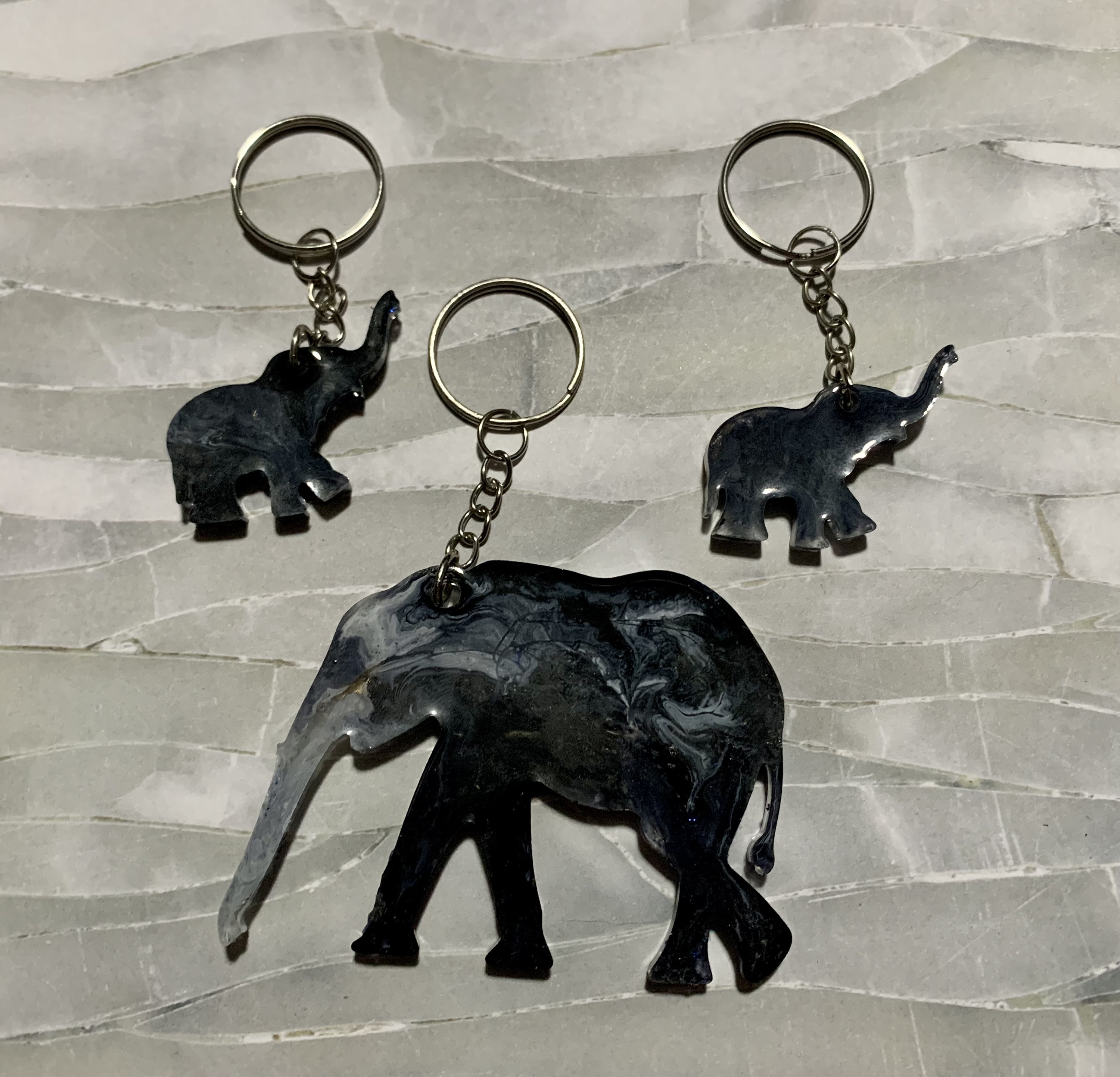 象の樹脂製キーホルダー | 3個セット | すべての人へのギフト - Etsy 日本