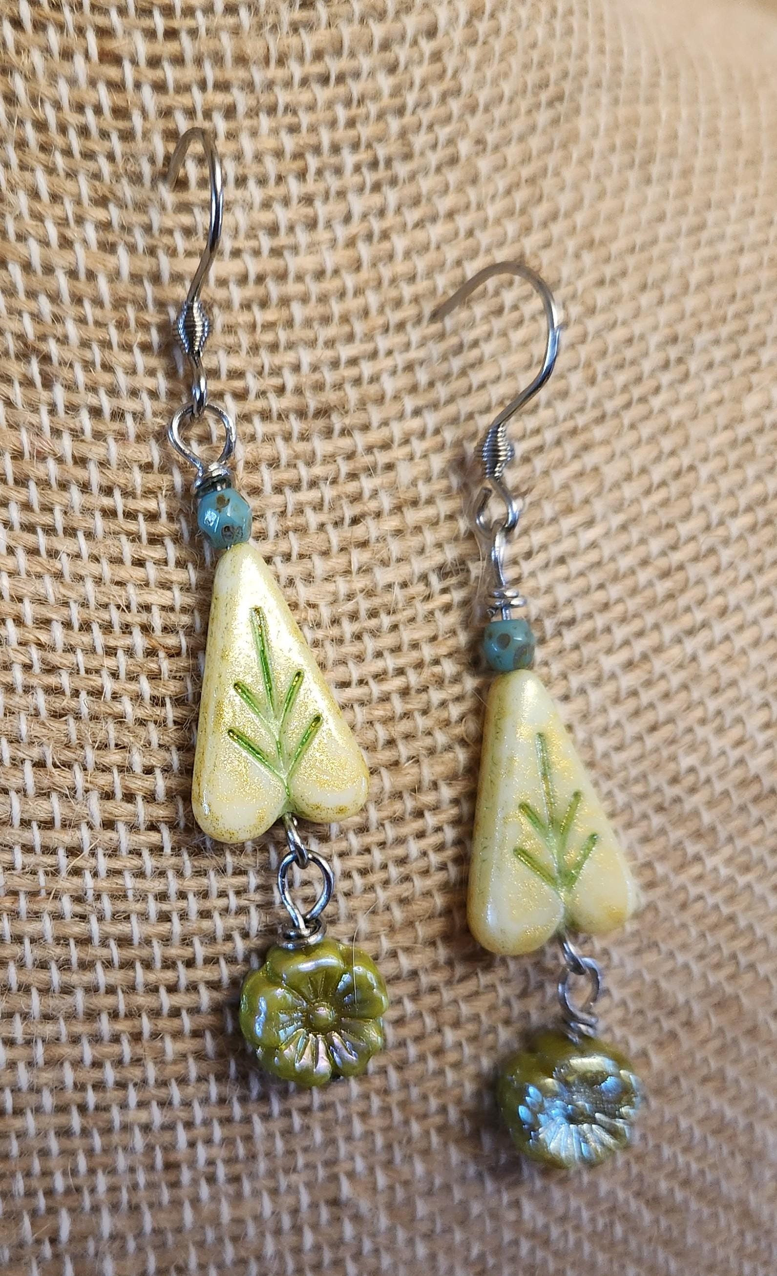 Dangle earrings made with 15x11mm heart shape Czech glass beads