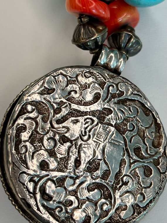 Vintage Tibetan  Silver Repousse Shell pendant in… - image 7