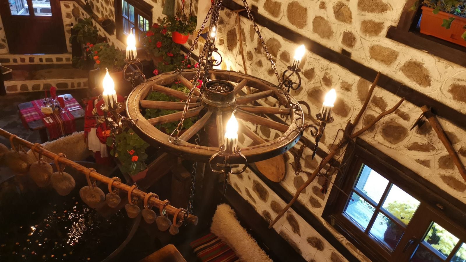 Schmiedeeisen Decke Licht Wagen Rad Kronleuchter rustikale | Etsy