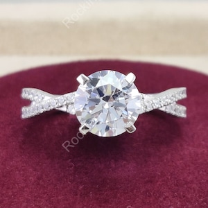 Anillo de compromiso de moissanita con vástago retorcido, anillo de bodas cruzado, anillo solitario estilo cuerda para mujer, anillo de promesa único de oro macizo.