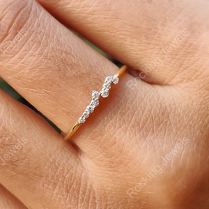 Cluster Moissanite Ring, 14K Solid Rose Gold Cluster Engagement ring, Stackable Rings For Women, Delicate Ring, Dainty Minimalist Ring