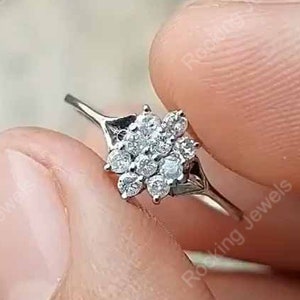 Round Moissanite Minimalist Ring, 10k / 14k Solid Gold Cluster Moissanite Ring, Multiple Stones Ring, Dainty Gold Ring, Delicate Daily Ring