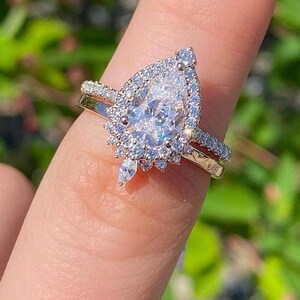 Art Deco Wedding Ring Set, Vintage Halo Engagement Ring Set For Women, 925 Silver Bridal Ring Sets, Pear Shaped Cubic Zirconia Ring Set