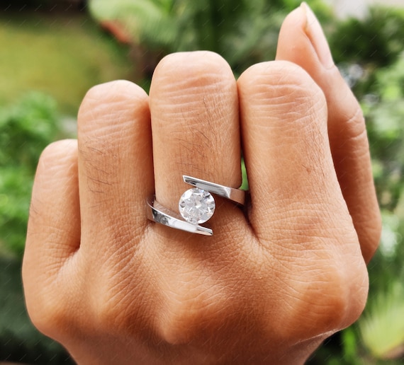 Round Moissanite Solitaire Ring, Tension Set Engagement Ring, Unique  Wedding Rings for Women, Swirl Twisted Ring, Single Stone Silver Ring -   Denmark