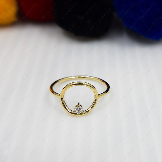 Hollow circle ring deals
