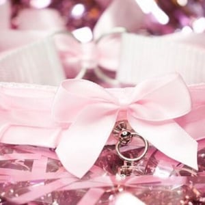 Plain pink collar