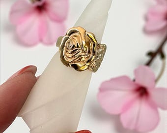 Anillo de cuchara reciclado, estampado floral rosa. ¡Joyería hecha a mano! Upcycling, una idea de regalo.