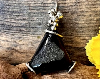 Druzy Onyx pendant, natural stone, unique jewelry creation, handmade