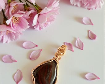 Colgante de ojo de hierro, joyería única hecha a mano