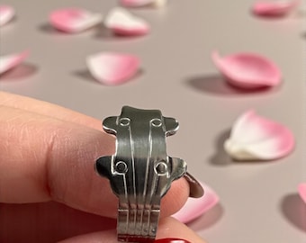 Anillo de cuchara reciclada - ¡Joyería hecha a mano! Guitarra, supraciclaje, regalo, mujer
