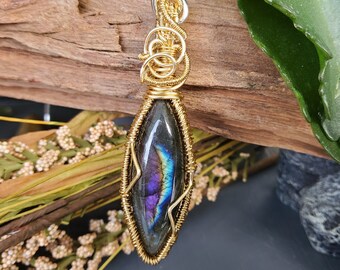 Labradorite pendant, unique handmade jewelry