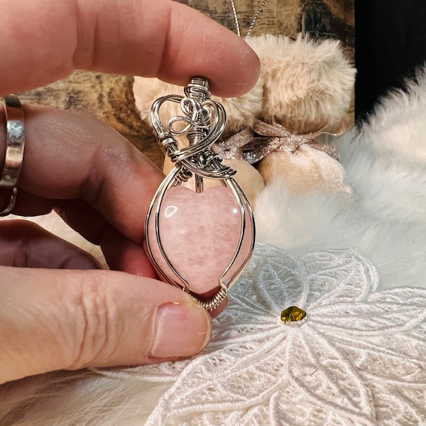 Pendentif "Cœur Quartz Rose", unique fait mains, idée cadeau, lithothérapie, artisanat, femme, noël, douceur, amour, wire wrapping