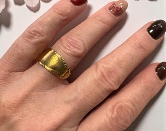 Anillo de cuchara reciclada, dorado - ¡Joyería hecha a mano! Upcycling, una idea de regalo