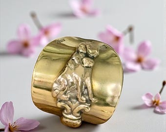 Anillo de cuchara reciclada - Efigie de perro. ¡Joyería hecha a mano! Upcycling, una idea de regalo.