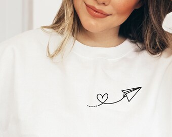 Papieren vliegtuigsweater: minimalistische hartlijnkunst, valentijnscadeau