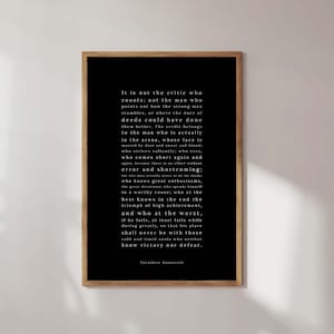 Man In The Arena por Theodore Roosevelt, Quote Art Print 12in x 18in