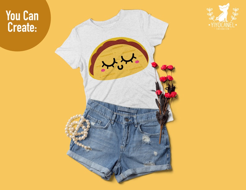 K&ouml;nnte beinhalten: Ein wei&szlig;es T-Shirt mit einem Cartoon-Taco-Design. Der Taco hat ein l&auml;chelndes Gesicht mit geschlossenen Augen und Wimpern. Das Shirt wird mit Jeans-Shorts und einer Perlenkette kombiniert.