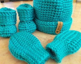 Teal Soft and Shiny Newborn Baby 5 Piece Set - Hat, Mittens and Booties