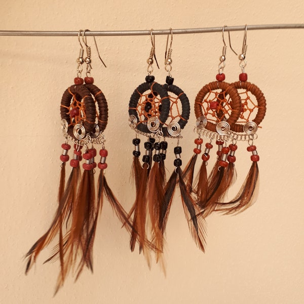 Dangling dream catcher earrings with feathers. Feather earrings. Native American dreamcatcher earrings. Tribal boho earrings. Gift for her