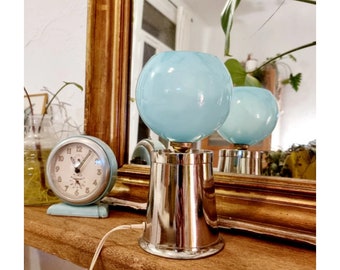 Lampe à poser vintage (d'origine), pied chromé et opaline bleue