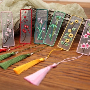 Floral Transparent Embroidery Bookmark Kit for Beginner,diy Kit, Beginner Hand Embroidery Full Kit ,Diy Start Up Embroidery Set with Pattern