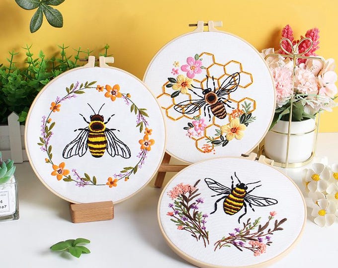 Bee DIY Embroidery Kit beginner, Beginner Embroidery kit, Modern embroidery kit cross stitch, Hand Embroidery , Needlepoint, DIY Craft Kit