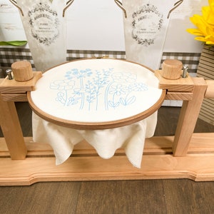 Seat Round 360 Degree Rotatable Embroidery Frame Adjustable Wooden Cross Stitch Embroidery Lap Stand Frame 360 Degree Adjustable Hoops Stand
