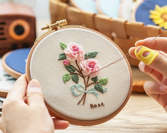 Embroidery Kit For Beginner | Modern Embroidery Kit with Pattern | Flowers Embroidery Full Kit with Needlepoint Hoop| DIY Craft Kit
