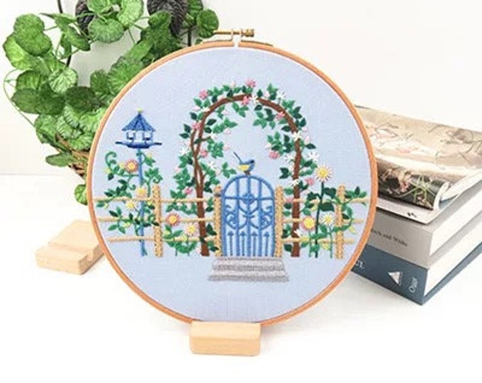 DIY Embroidery Kit beginner, Beginner Embroidery kit, Modern embroidery kit cross stitch, Hand Embroidery Kit, Needlepoint , DIY Craft Kit